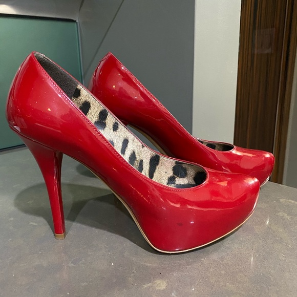 Dolce Gabbana Platform Heel - Picture 2 of 4